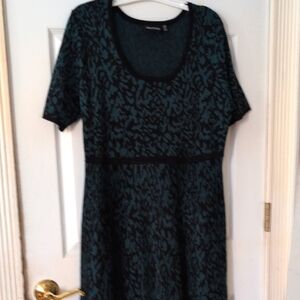 Elegant Black and Teal Patterned Dress